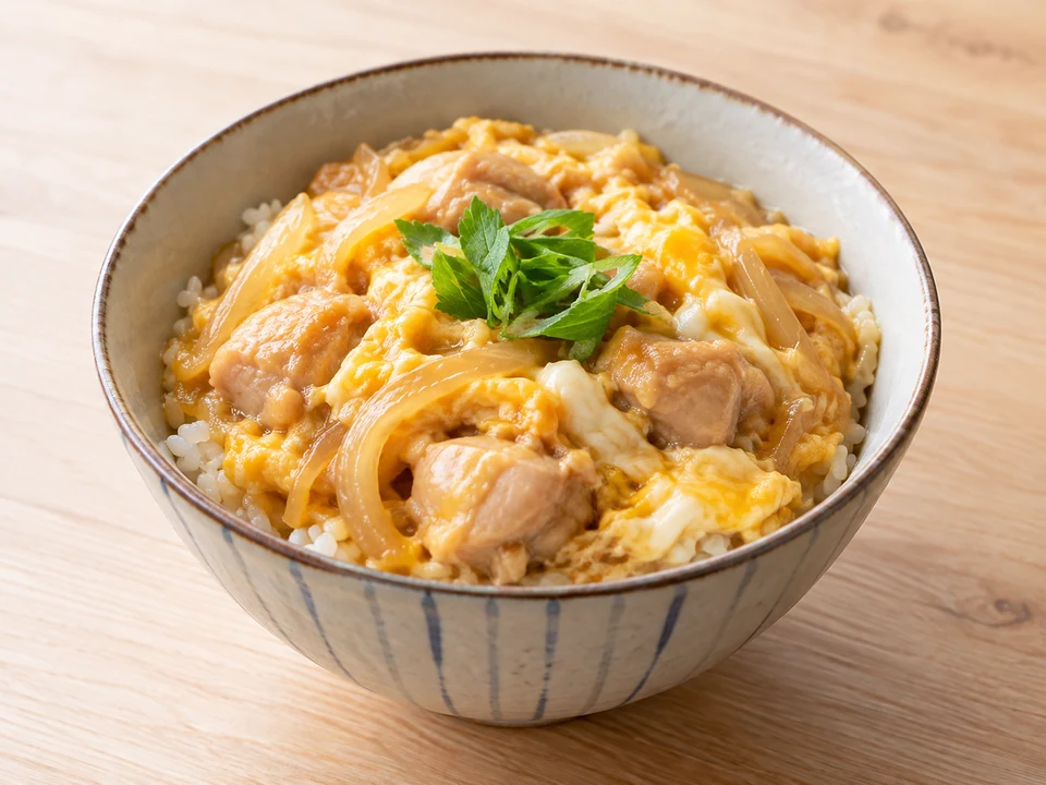 卵と玉ねぎの親子丼の完成イメージ
