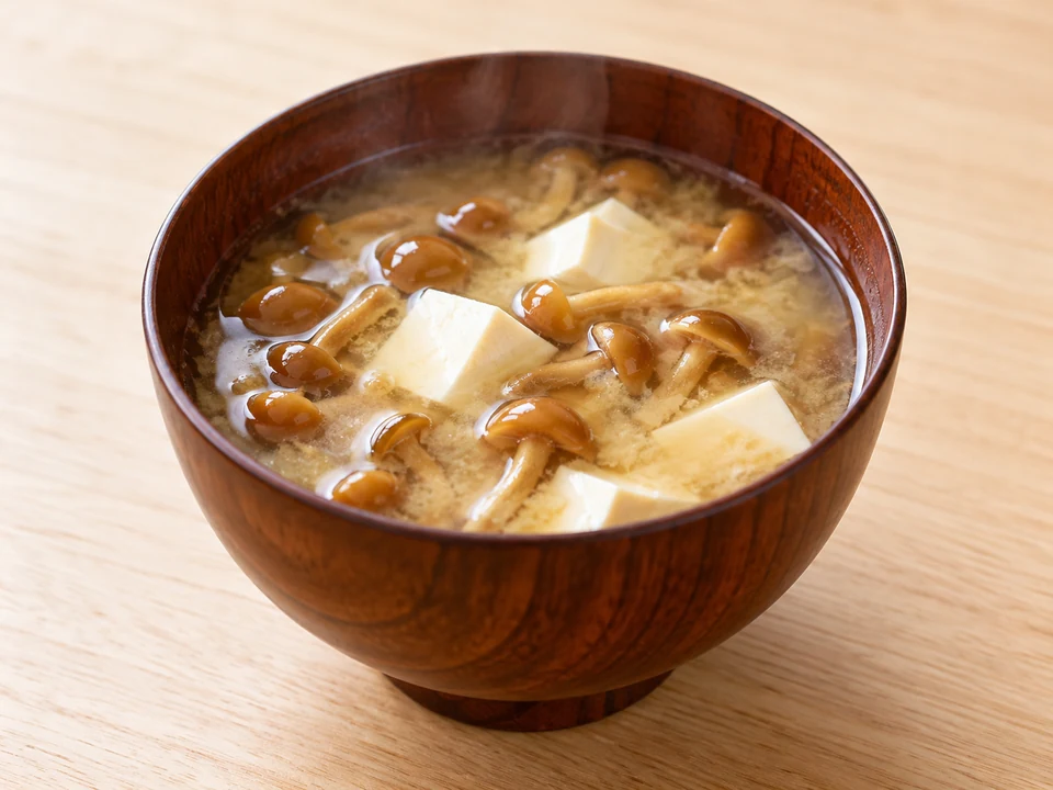 なめこと豆腐のみそ汁の完成イメージ