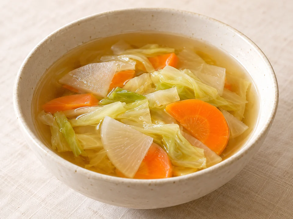 すまし汁・野菜スープの参考イメージ（材料・盛り付けはレシピごとに異なります）